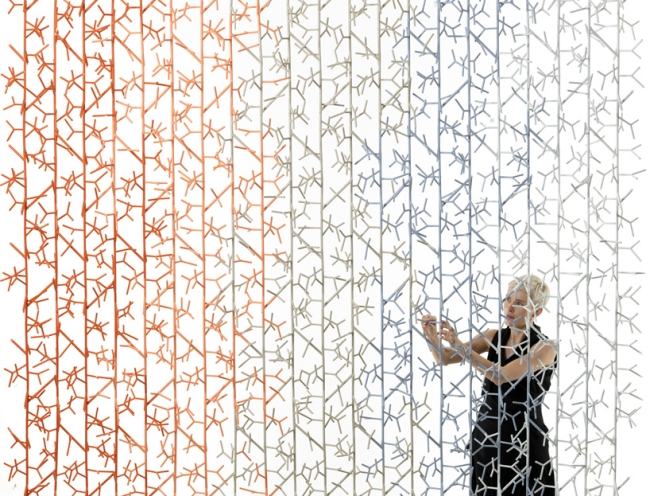 Moduly spájajú farebne rozvetvenú štruktúru priečky Benjamin Hubert