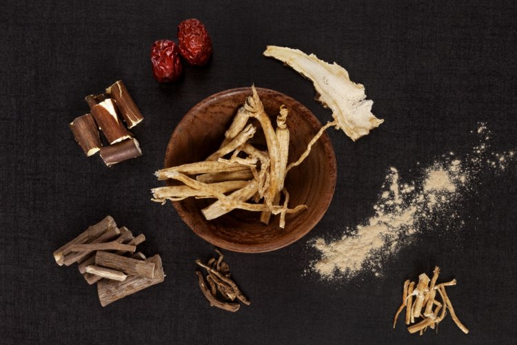 ashwagandha adaptogen mesačné mlieko recepty práškový koreň