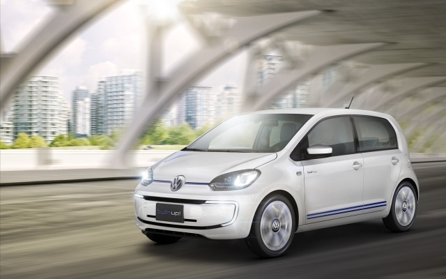 VW Twin Up Concept 2013 biely Koncept VW Twin Up vpredu 1