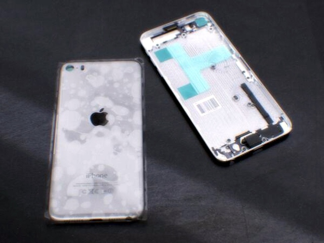 iPhone klenutý, žiadne ostré hrany sa nezobrazujú veľké iPhone 6 s klenutým okrajom sa nezobrazuje