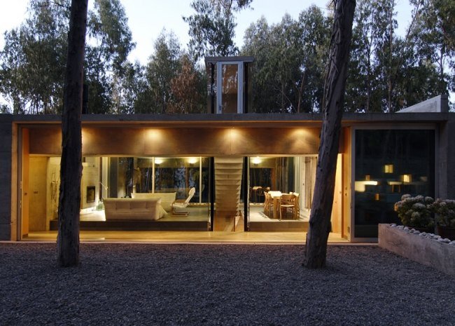 obytná časť osvetlená súhrnným domom na svahu pedro gubbinami