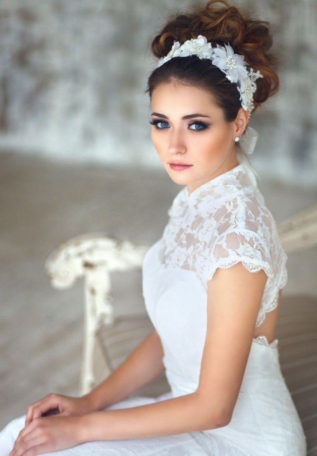 Svadobné nápady na maľovanie na tvár-dymové oči-dokonalé obočie-modré oči