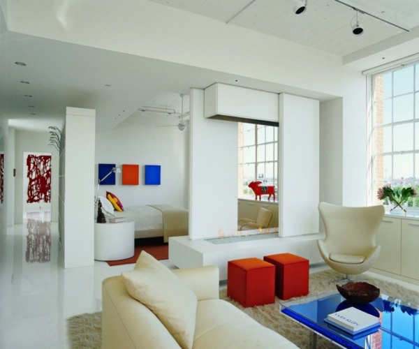 Biela dekorácia - farebné akcenty