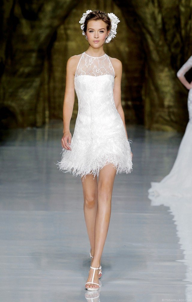 Krátke svadobné šaty s perím a čipkou krátke šaty-svadobné-tyl-mólo