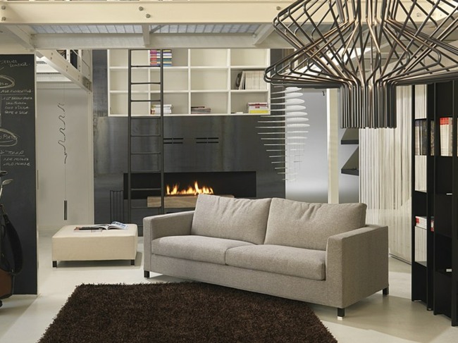 kovová stena obyčajných neutrálnych farieb