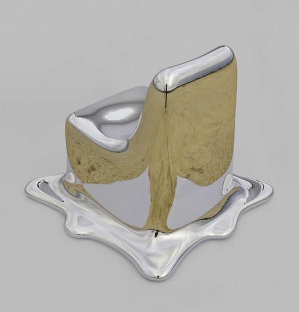 Stolička Philipp Aduatz vyrobená z topiaceho sa polyetánu philipp Aduatz originálny dizajn stoličky topiaci sa polyetán