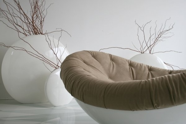 moderný biely nábytok