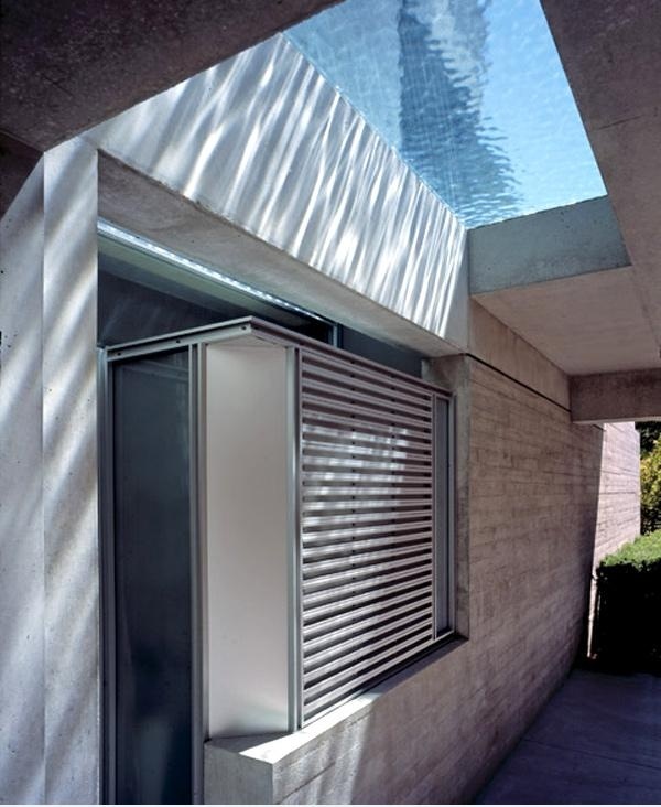 Bazén zvonku 4-shaw-pool-swimming-photo-above-light