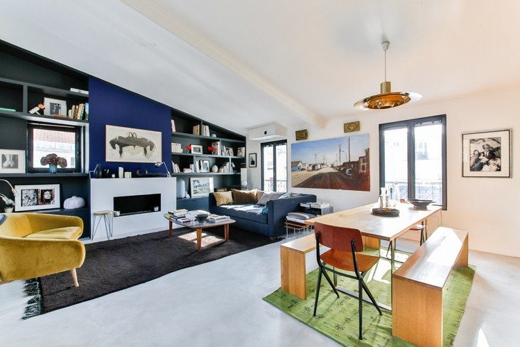 Podlahové podlahy, otvorený obývací priestor, krb