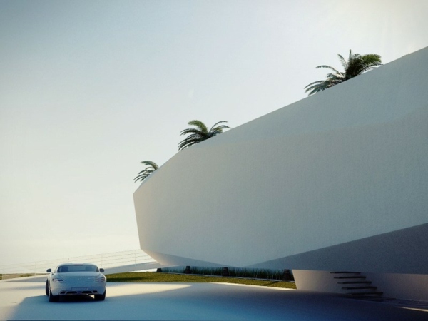 čisto biela fasáda moderného pobrežného domu