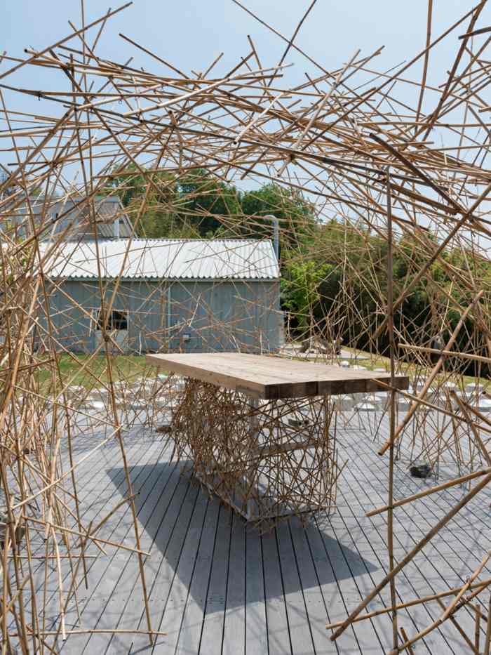 barový stôl drevený tanier reed uni project yoshi