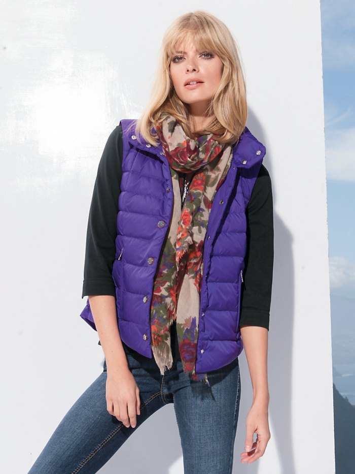 Tmavofialové riflové vesty kombinujú ženy Džínsy so spodnou vestou kombinujú ženy Bogner