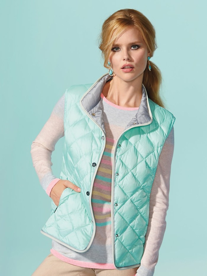 Páperová vesta mentolová šedá farba steny trendové farby sezóny sivá farba na stenu trendové farby sezóna 2014 basler