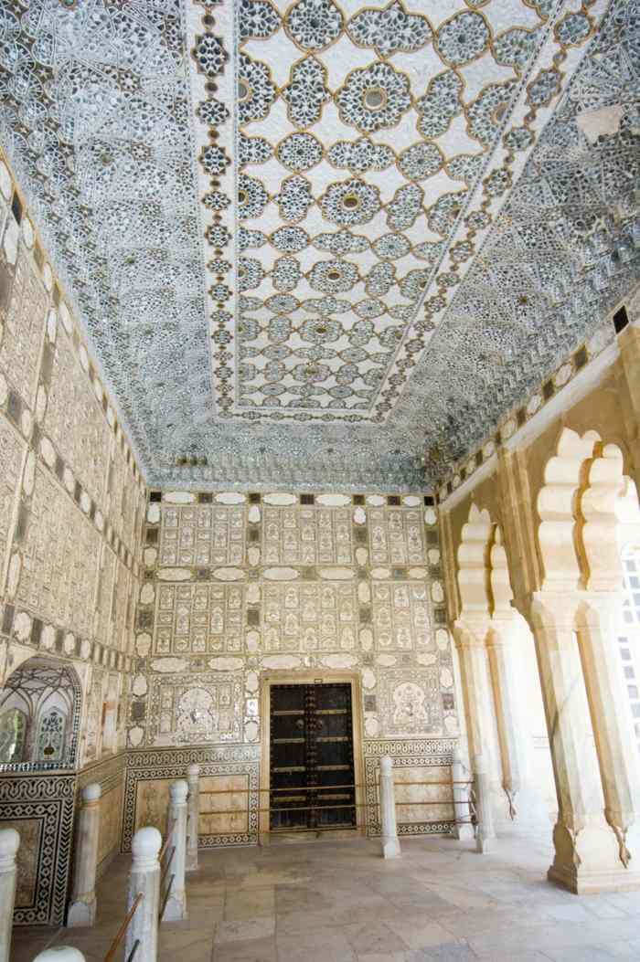 vzor stropu z dlaždíc orientálny marocký dizajn