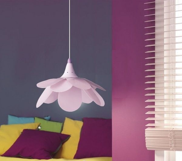 Stropné svietidlo detská izba fialový kvet tmavofialová farba steny