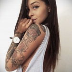 بنت جميلة مع وشم 11/24/2019 №001 -فتاة جميلة بالوشم-