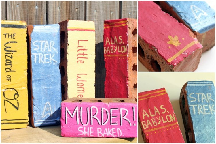 dekor-záhrada-plot-drevo-tehly-knihy-farebné-farby