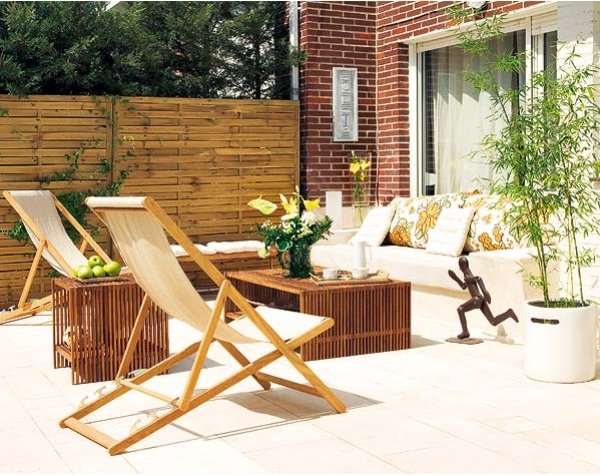 nápady na výzdobu balkónový stôl terasa zariadená žltými kvetmi nápady na dekoráciu balkónový stôl zariadil terasu žltými kvetmi