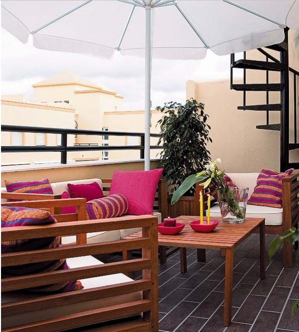 nápady na dekoráciu balkónový stôl terasa nastaviť sviečky kvety nápady na dekoráciu balkónový stôl nastaví na terasu sviečky kvety