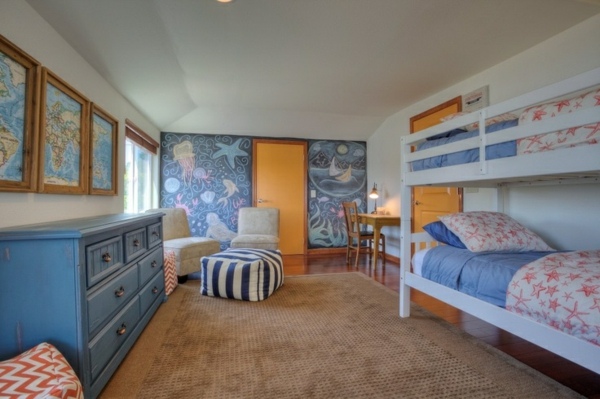 Deti maľujú súrodencov v škôlke