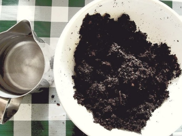 Ozdobte guličkami rastlinného machu