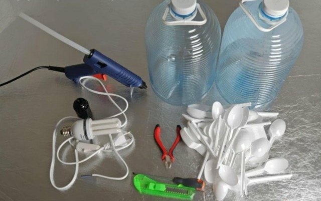 urobte si dekoráciu sami plastovou lyžicou