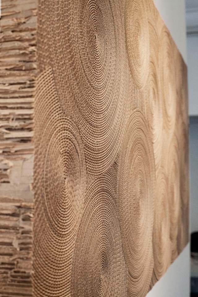 Detail dizajnu nábytku na boku ukazuje zaujímavé béžové tóny