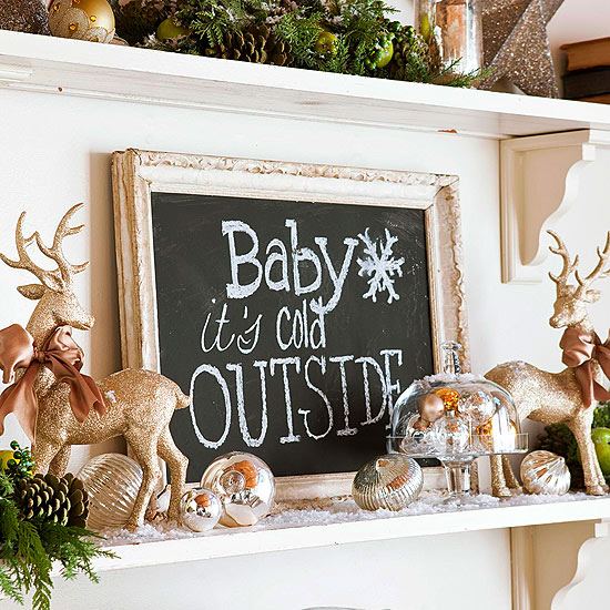 Nápis na čiernej tabuli zanechá nápady na dekoráciu vianočného pozdravu Čierny tabuľový nápis Zapíšeme si vianočný pozdrav