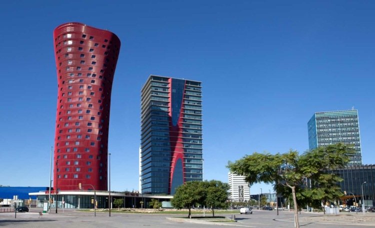 dekonštruktivizmus-architektúra-toyo-ito-hotel-porta-fira-barcelona