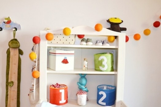 Látková guličková girlandová dekorácia do detskej izby, aby ste si vyrobili sami