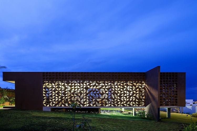 dekoratívny-fasádny-dizajn-ozdobený-fasádny vzor