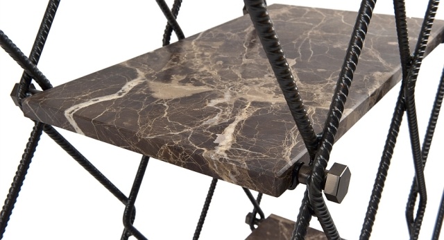 Knižničný systém detailného pohľadu s kovovým rámom