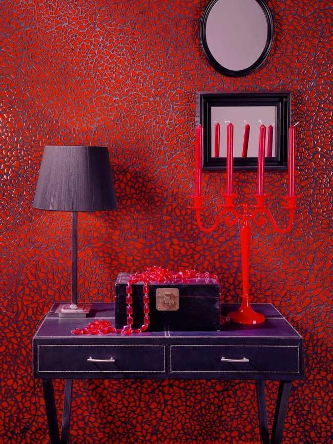 črepy sklenenej mozaiky z červenej steny TRENCADIS CIELO