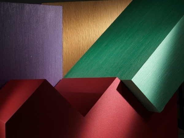 geometrické tvary stena omietka stena dizajn kontrastné farby