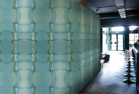 obklady stien optikou muurbloemovej tkaniny