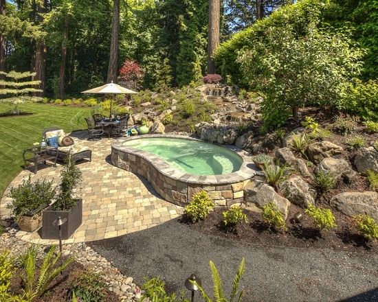 nápady na dekoráciu kameňa pre vírivku na záhradnom terase