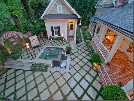 nápady na prehľad dvora za záhradnou terasou s vírivkou