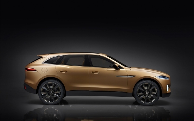 2013 Bočný pohľad na 5-miestny koncept Jaguar C-X17 2013 C-X17 5-miestny koncept jaguára, bočný pohľad