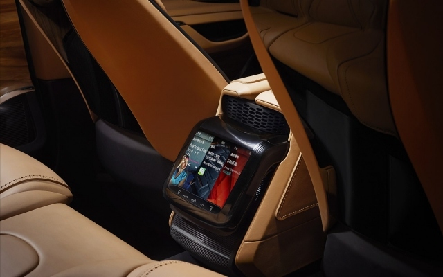 2013 Jaguar cX17 kožené čalúnenie zadných sedadiel 2013 Jaguar C-X17 s koženými zadnými sedadlami