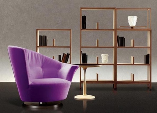 Otočná stolička vyrobená z plyšovej giorgetti fialovej farby Otočná stolička vyrobená z plyšu od giorgetti lila