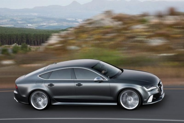 2014 Audi RS7 Sportback skúšobná jazda bočný pohľad bočný pohľad na skúšobnú jazdu audi rs7 sportback