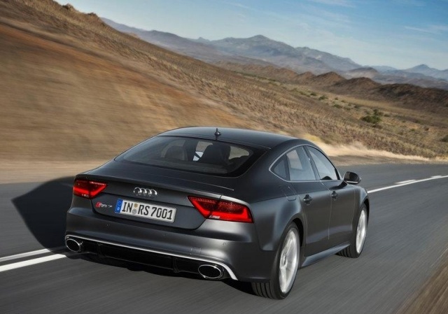 Audi RS7 2014 test jazdy zozadu Audi RS7 Sportback 2014 test jazdy zozadu