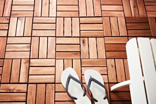 Drevené balkónové podlahy, položenie drevenej dlažby na balkón