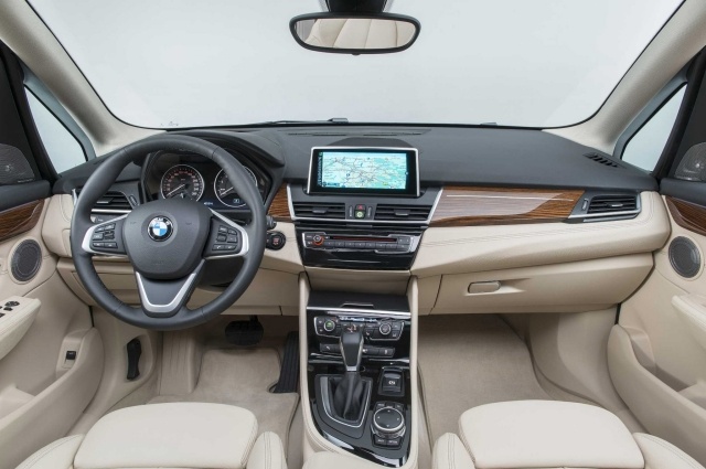 Elegantné kupé BMW radu 2 Active Tourer 2016-bmw-2-series-active-tourer-the-kupé