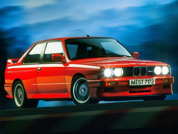 1988 BMW M3 Evolution červené-BMW-M3-E 30-večerné predné svetlá