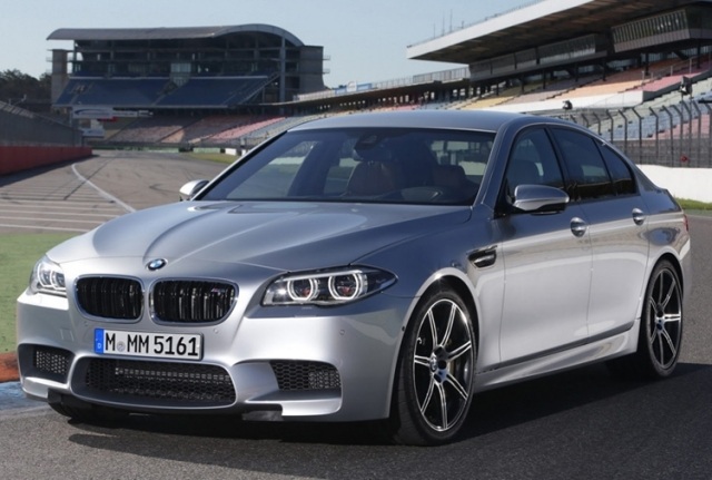 Vylepšená ľavá strana BMW M5 2014 Vylepšená ľavá strana BMW M5