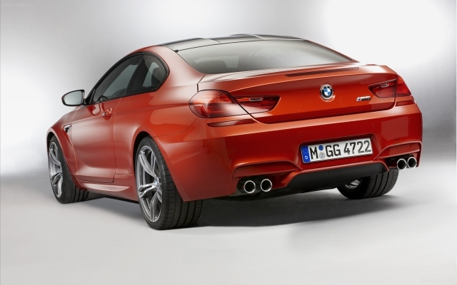 BMW M6 2012 Coupe zadné BMW M6 kupé zadné 1