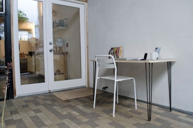 Dizajnový pohodlný pracovný stôl pre všetky veci