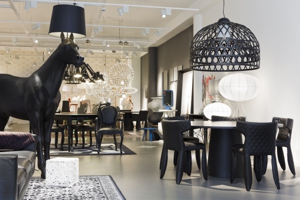 kreslo monster designového nábytku moooi marcel sa túla Kolekcia nábytku moooi kreslo monštrum marcel putuje