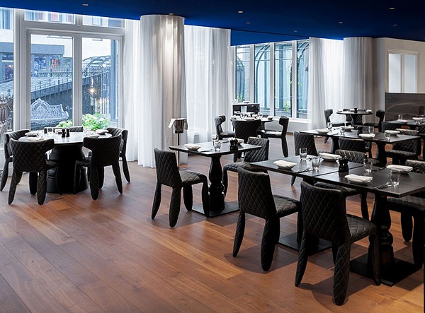 kreslo z umelej kože, zbierka príšer, marcel sa túla moooi kožená stolička monster collection marcel wanders moooi